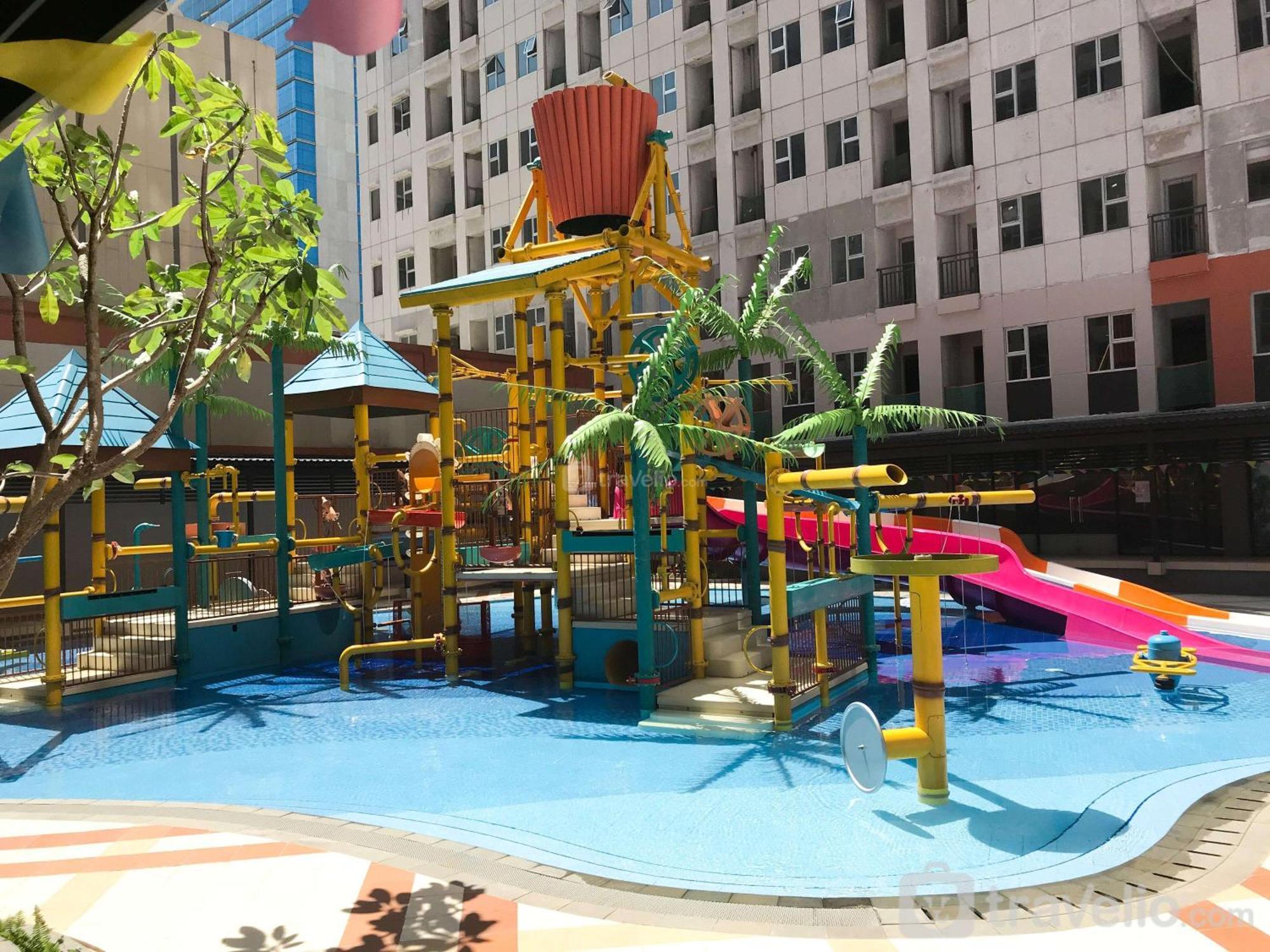 Stunning And Comfy Transpark Juanda By Travelio *